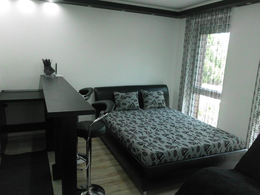 Feszek Apartman Debrecen Phòng bức ảnh