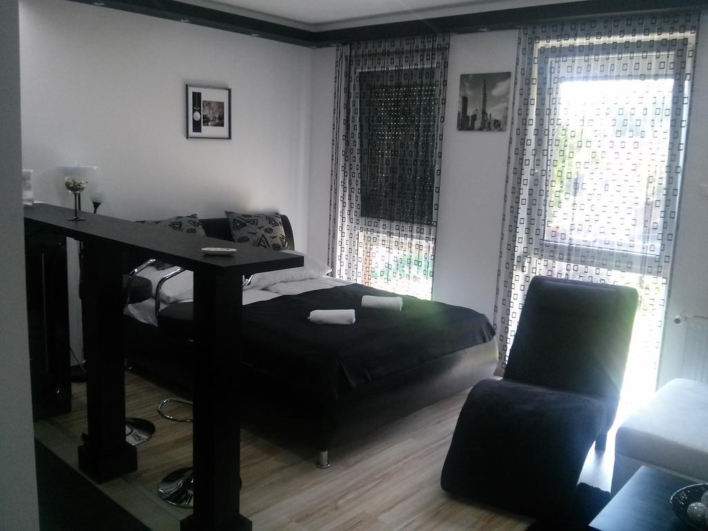 Feszek Apartman Debrecen Phòng bức ảnh